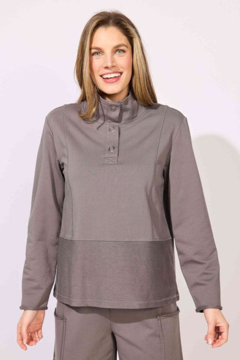 Everyday Quarter Snap Top