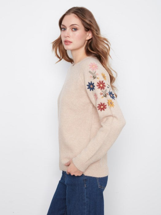 Long Sleeve Raglan Sweater w/Embroidery