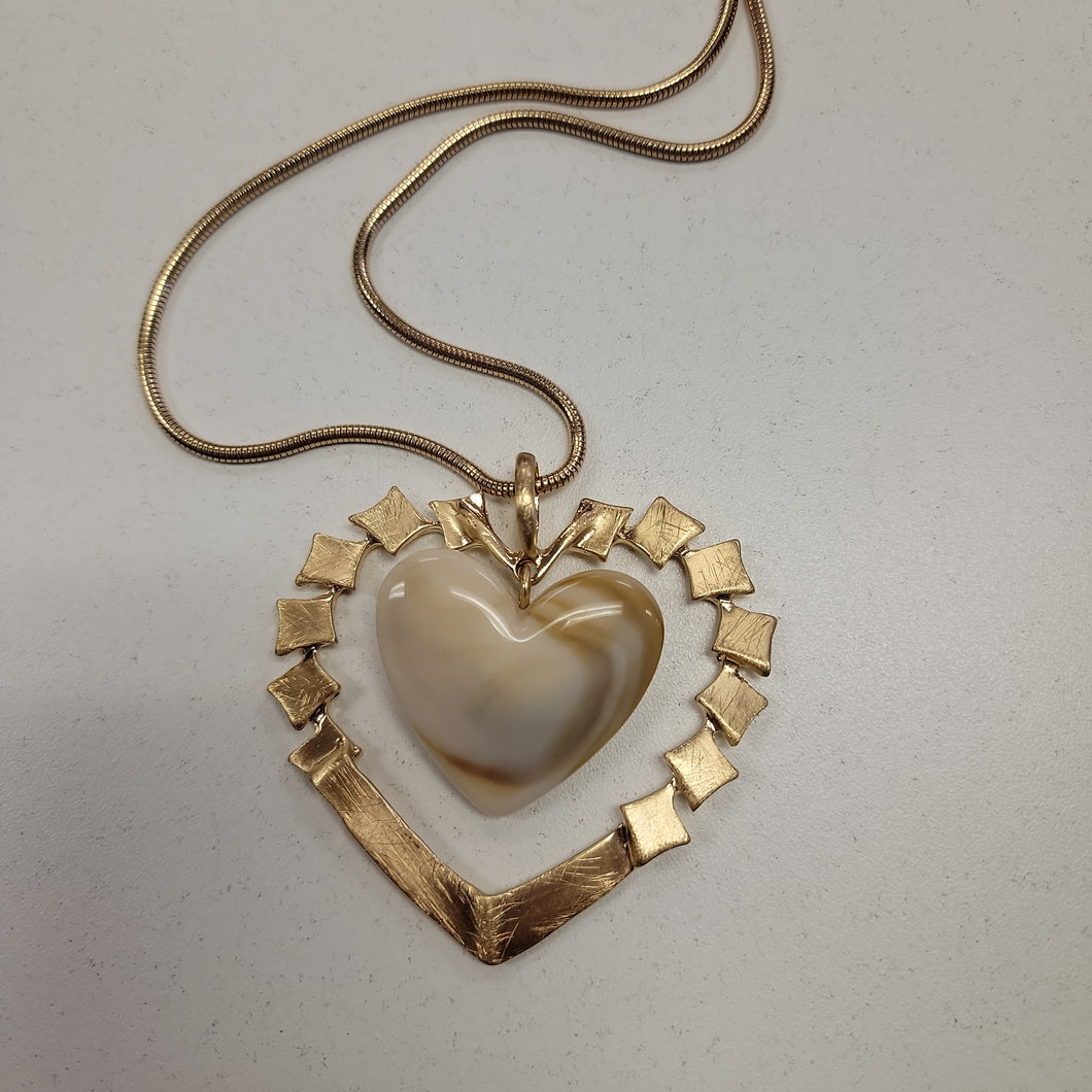 Creamy Heart Necklace